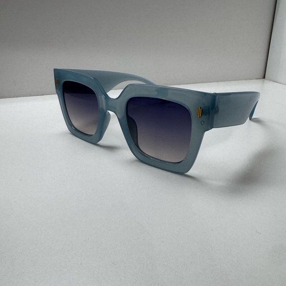 NEW: Blue Gradient Sunglasses - Picture 5 of 8